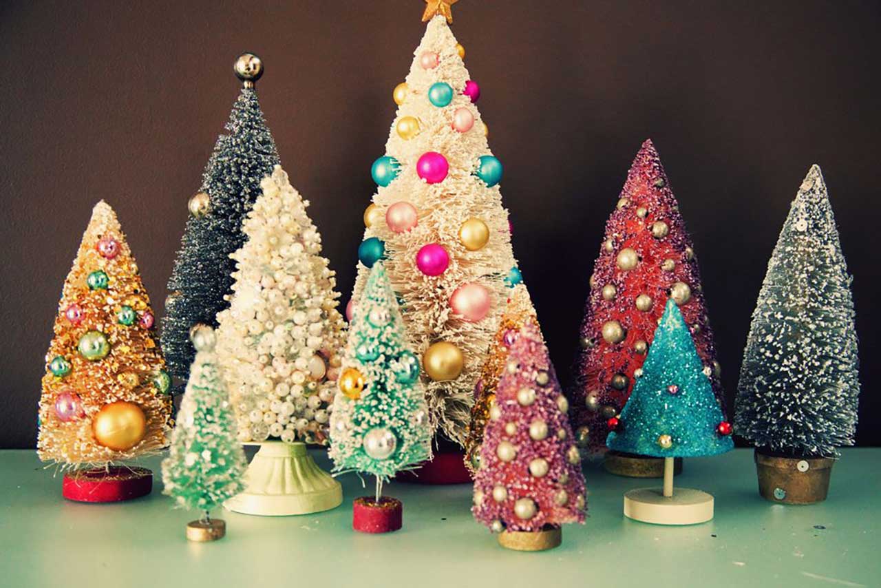 Bottle brush Christmas trees are a simple decoration full of big Christmas spirit. (Image courtesy of Pinterest)