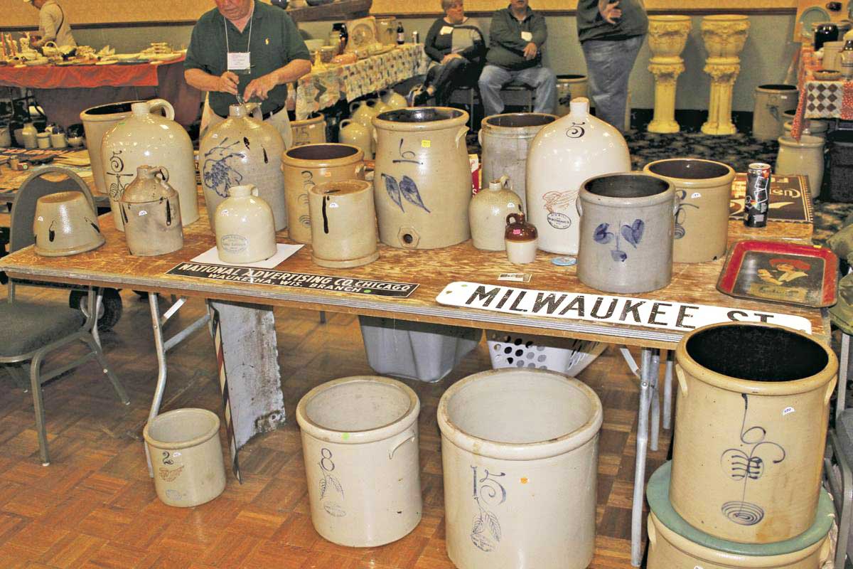 MAN_RedWing pottery and stoneware redwing collectors