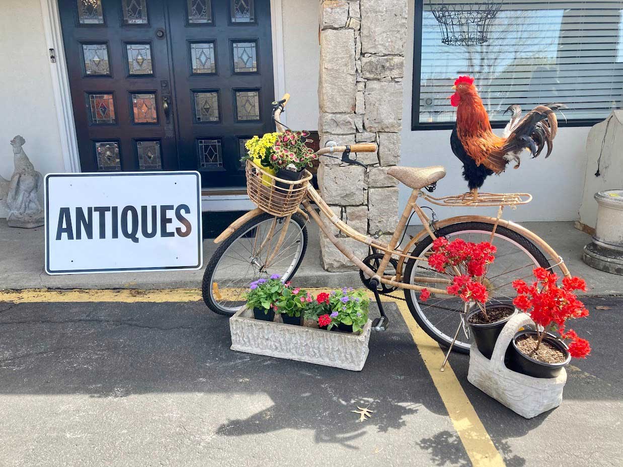 MAN_SlaterSt Slater St. Antiques in Merriam